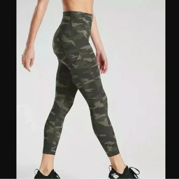 Athleta Ultimate Camo 7/8 Legging Olive Green S/531773 - Picture 2 of 5